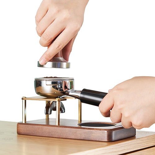 Giá đỡ 2 trong 1 tamper nén cà phê espresso đế gỗ khung sắt