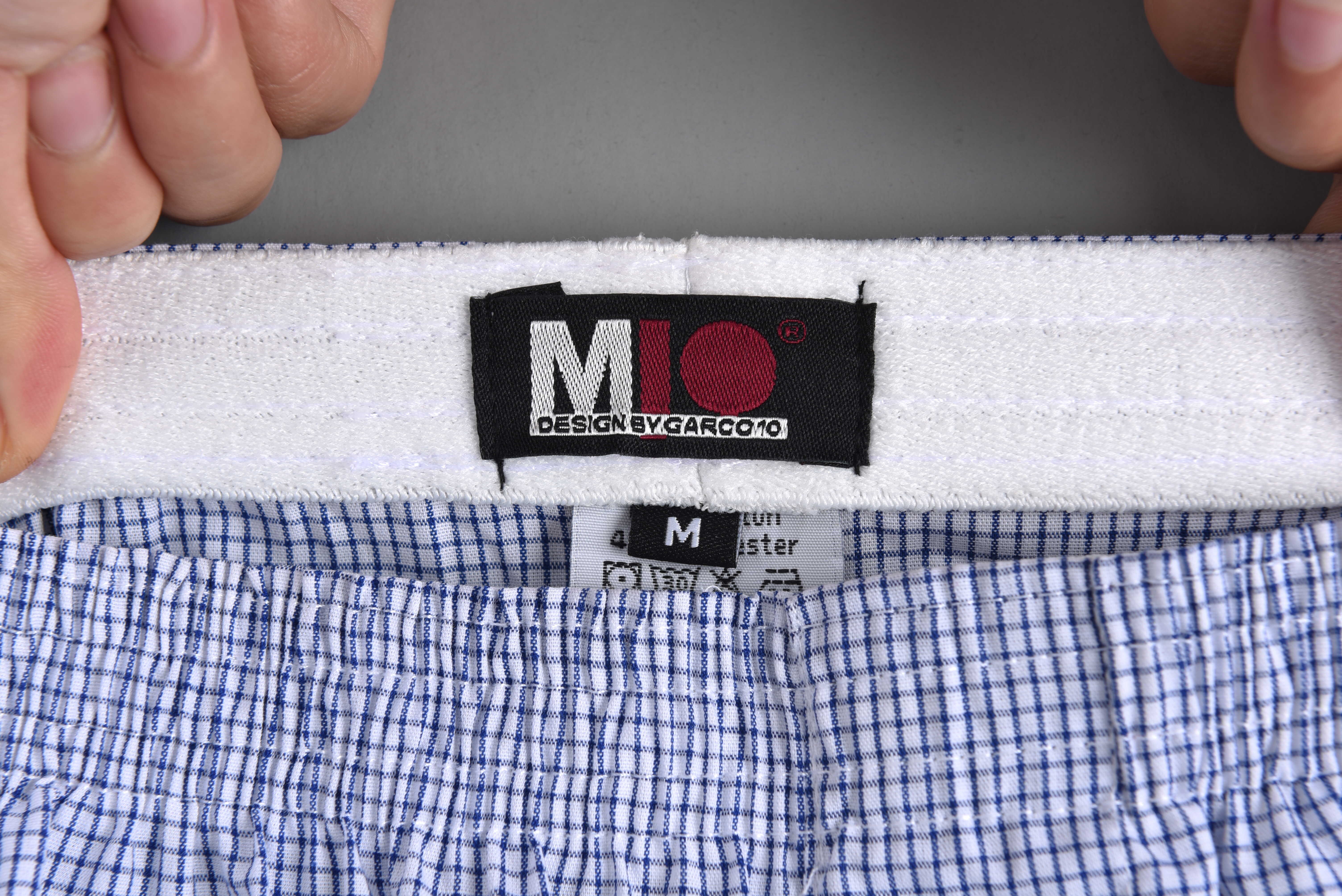 Quần đùi MAY 10 loại mở moi, có cúc cài thuận tiện