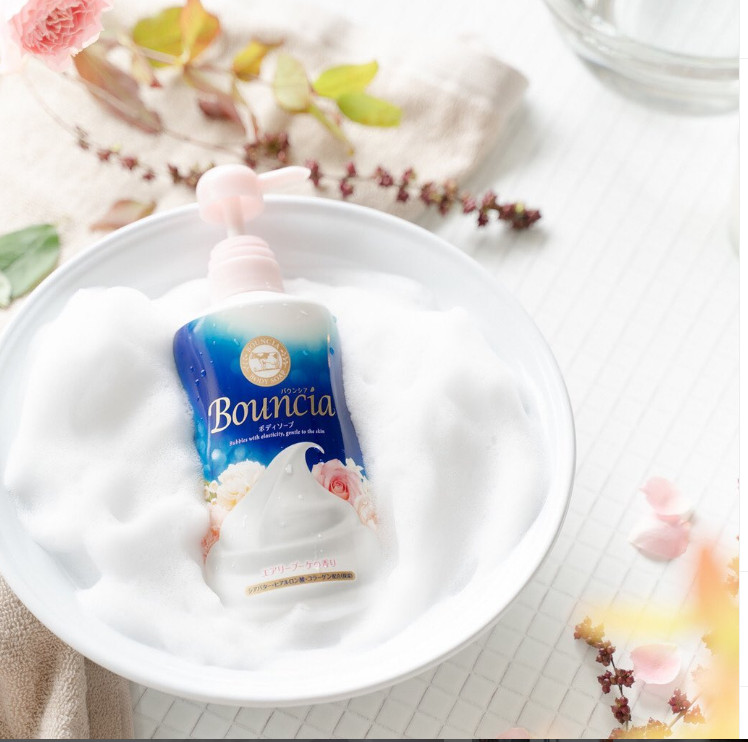 Sữa Tắm Trắng Sáng Da Từ Sữa Bò Tươi Cow Bouncia Body Soap Relax (Hương Hoa Hồng)