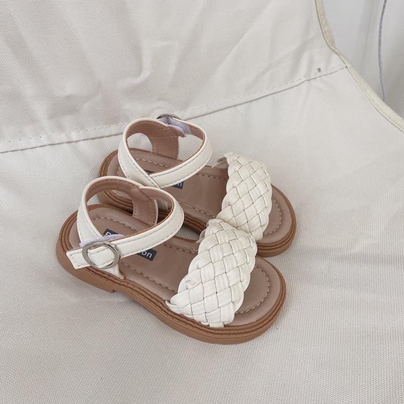 Sandal da mềm bé gái cài quai P'ti chou