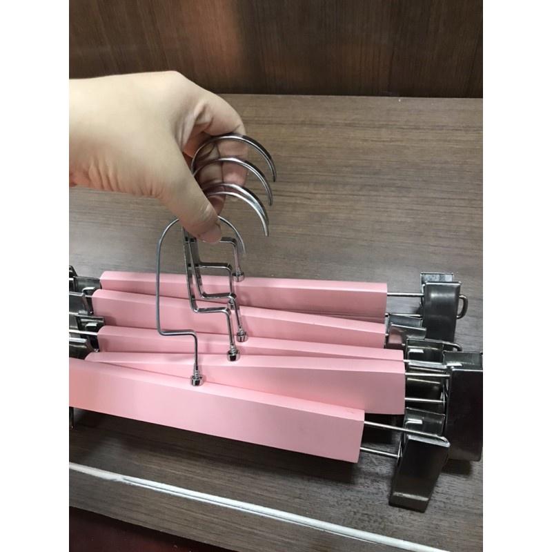 Combo 10 kẹp quần bằng gỗ màu hồng,kẹp quần,kẹp chân váy, móc kẹp quần bằng gỗ,mắc kẹp váy dùng cho cửa hàng thời trang