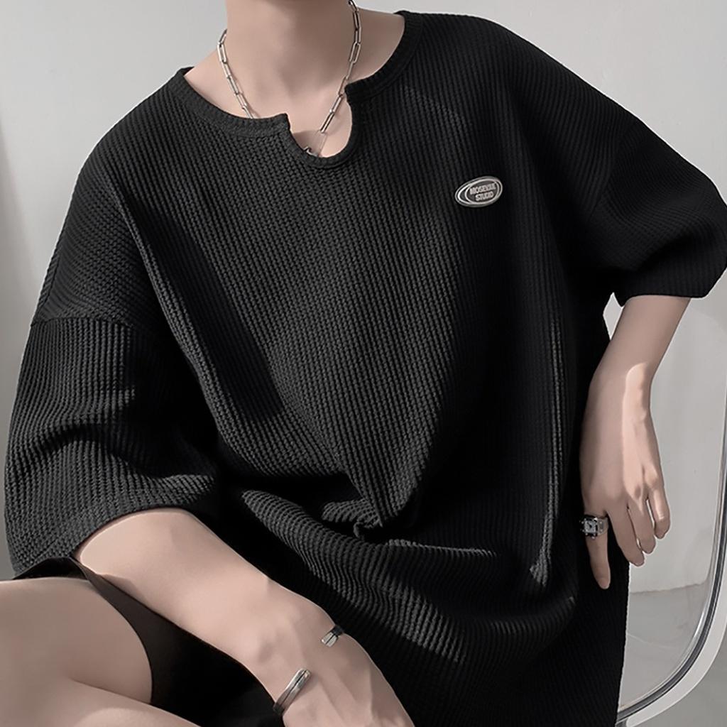 Áo thun nam form rộng, tay lỡ, cổ xẻ, chất liệu vải dệt cao cấp, kiểu dáng thời trang, đen - Mottolial