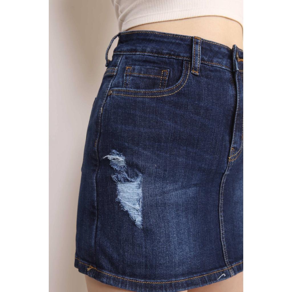 Chân váy jean chữ A rách nhiều gấu thường co giãn bên trong có quần CT JEANS