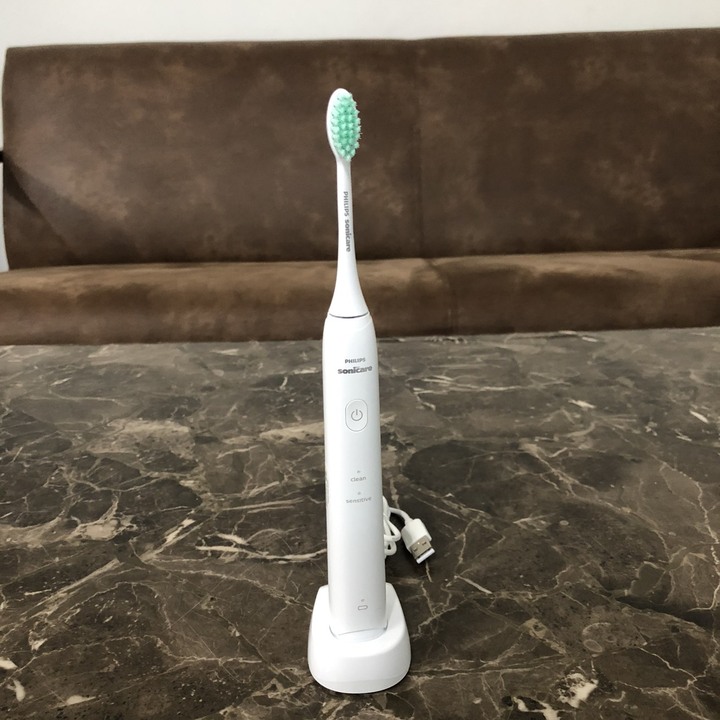 Bàn chải đánh răng điện Philips Sonicare HX2421 tích hợp 2 chế độ làm việc Clean, Sensitive - Hàng Nhập Khẩu