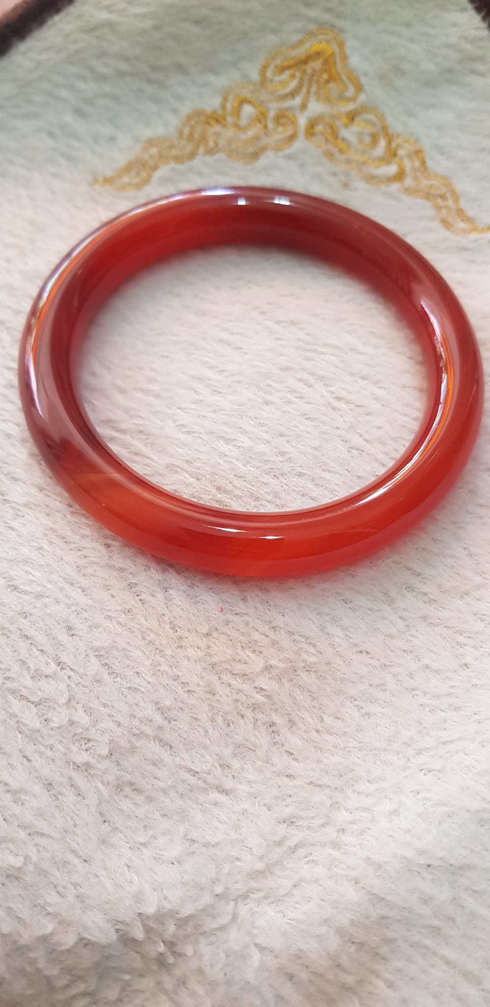 Vòng mã não đỏ Đậm vân ni 58mm x chột 9,2mm Nữ mệnh hỏa mệnh thổ màu đỏ đậm vân là màu chiến thắng Nặng 55kg - 65kg đeo đẹp ạ