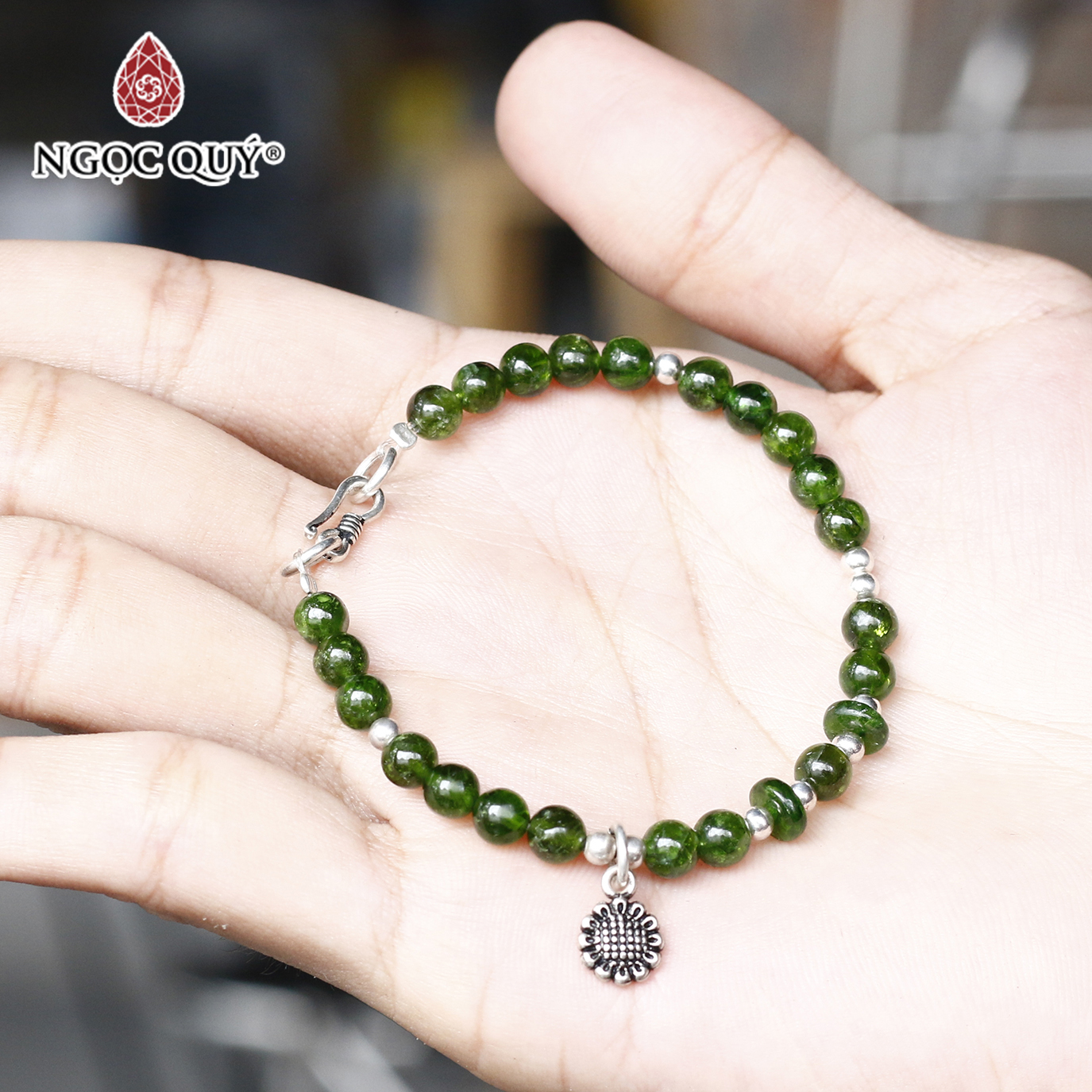 Vòng tay đá Diopside phối charm hoa hướng dương size hạt 5mm mệnh hỏa, mộc - Ngọc Quý Gemstones