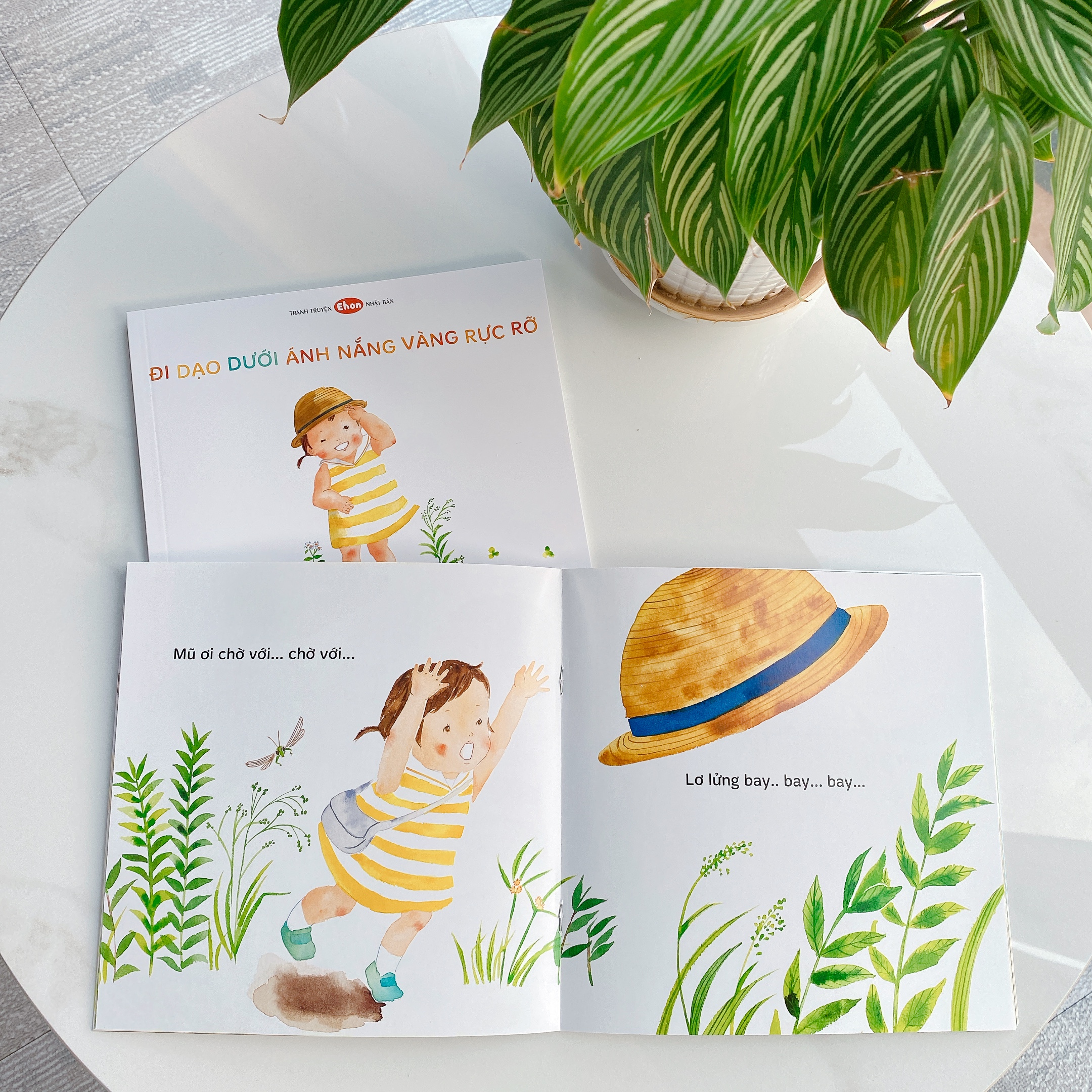 Sách Ehon cho bé 1 3 tuổi - Đi dạo dưới ánh nắng rực rỡ (Tranh truyện ehon Nhật Bản cho bé)