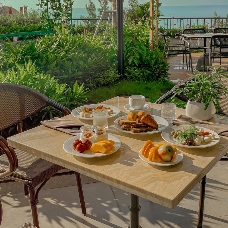 Vias Hotel 5* Vũng Tàu - Buffet Sáng, Hồ Bơi Vô Cực, Vị Trí Đẹp Đường Thuỳ Vân, Đối Diện Biển Bãi Sau