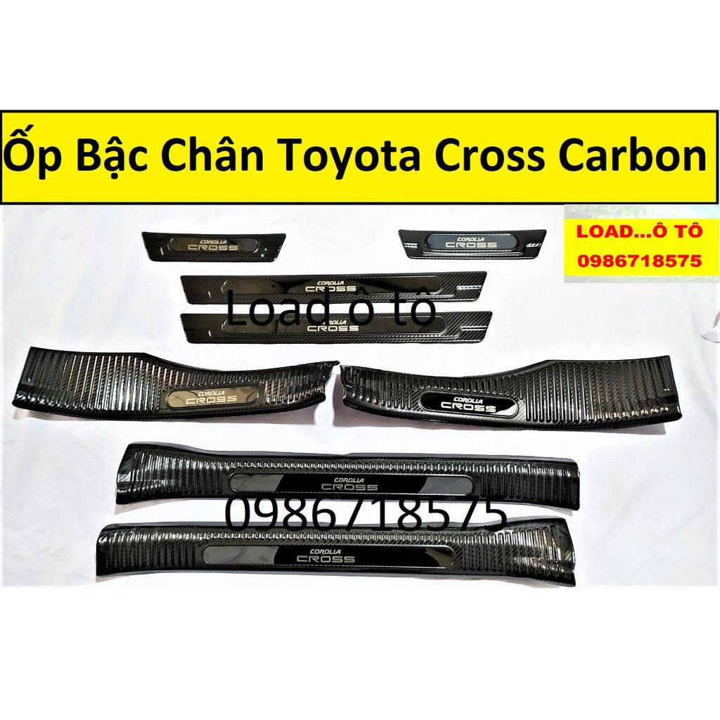 Ốp Bậc Cửa, Nẹp Bước Chân Xe Trong Ngoài Xe Toyota Cross 2023-2020 Chất Liệu Vân carbon Hàng Chữ Bóng Cao Cấp