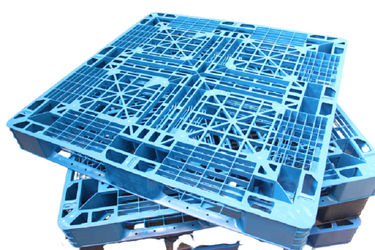 Pallet Nhựa Khôi Việt 1100x1100x120 màu xanh