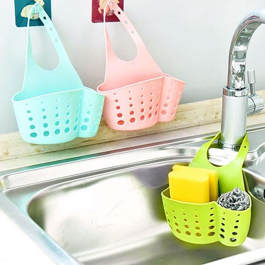 Giỏ nhựa dẻo đựng đồ treo vòi bồn rửa bát.