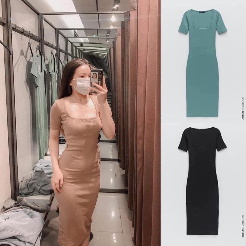 Đầm dáng ôm cổ vuông ngắn tay