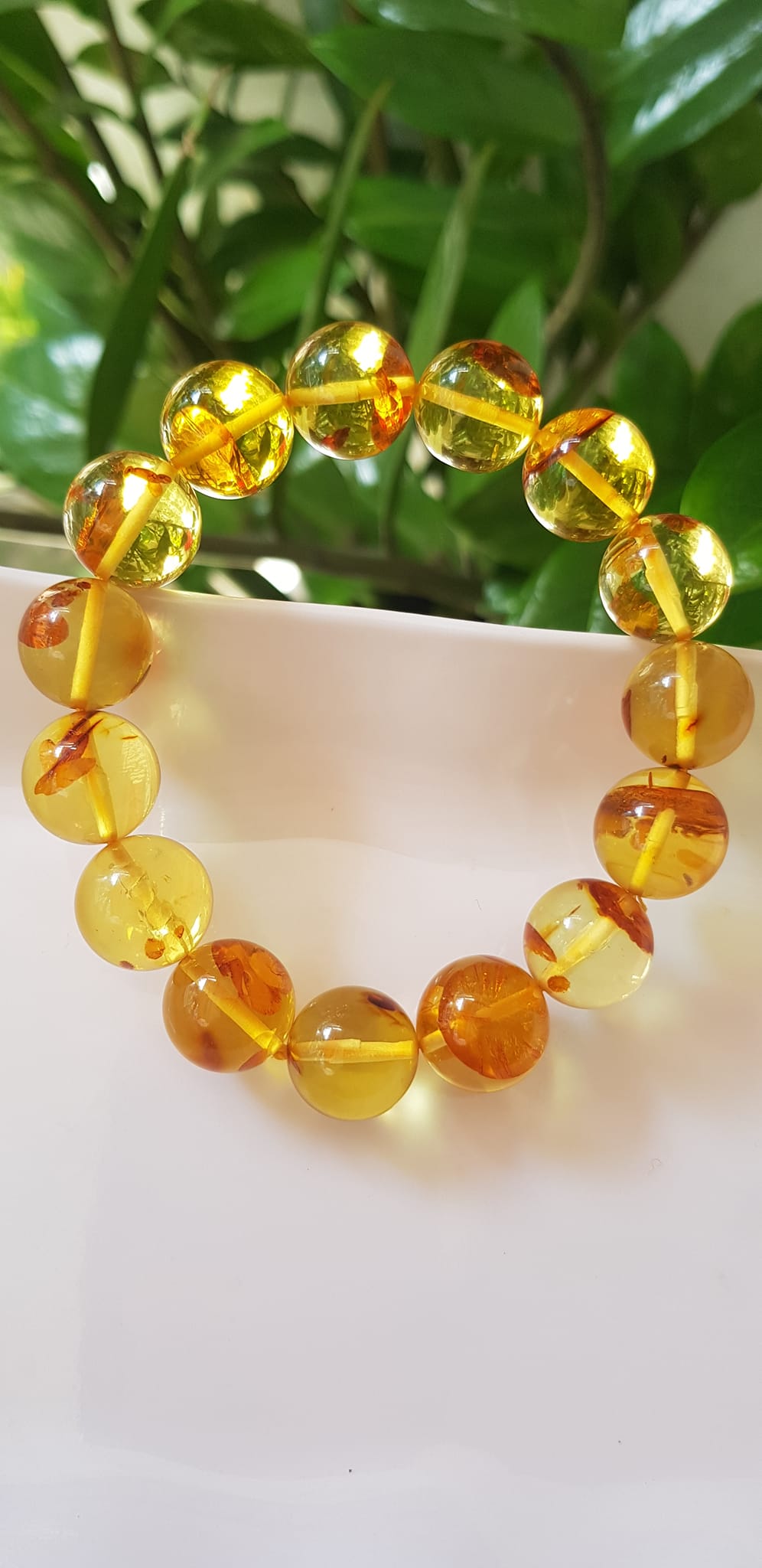 Vòng Hổ Phách tự nhiên Size Nam 14,5mm Vòng Vip cao cấp sịn hiếm quá đẹp xuất sắc 14,5mm Đá Hổ Phách Màu Vàng Anh trong bắt ánh sáng ánh lên quá đẹp đẳng cấp sang luôn Vòng chuẩn hợp Nam mệnh Kim mệnh Thổ mệnh Thủy đeo ạ