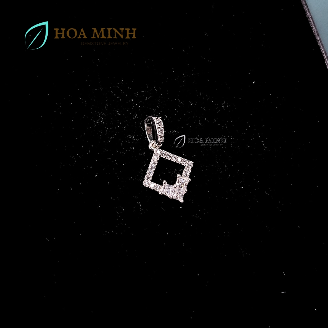 Mặt dây chuyền kiểu hình thoi viền đính đá chất liệu bạc