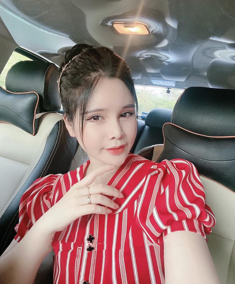 Đầm sơ mi suông sọc đỏ tay ngắn