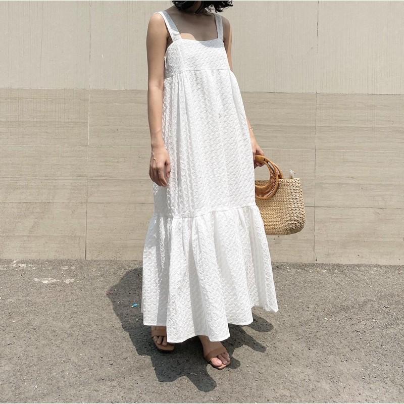 Đầm dây trắng phồng