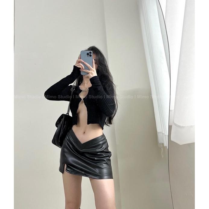 ÁO ĐEN DÀI TAY GÀI NÚT SEXY- VÁY DA LƯNG THẤP XẺ ĐÙI