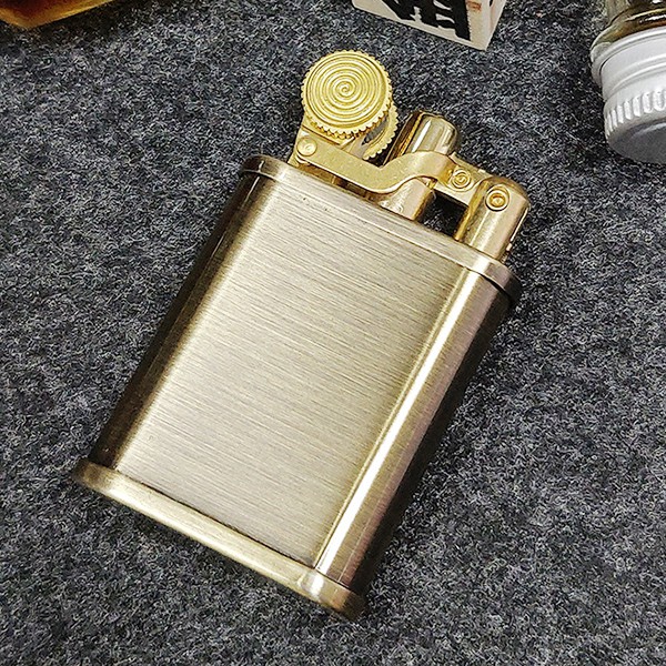 Vỏ Hột Quẹt Bật Lửa Xăng Đá Zorro Z559 Đồng Thau, Màu Vàng Cổ Điển, Đẹp Sang Trọng