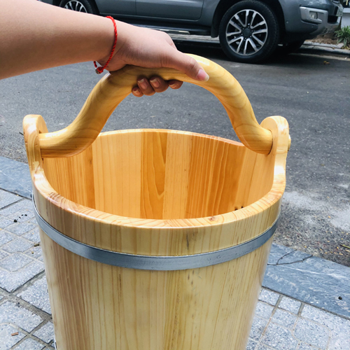 CHẬU GỖ DÁNG THÙNG XÁCH NƯỚC QUAI CONG