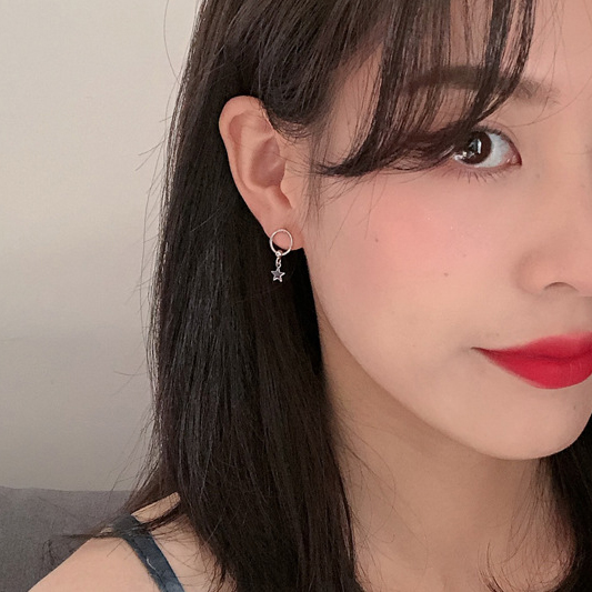 Bông tai nữ khuyên tròn ngôi sao năm cánh và thanh nhỏ bất đối xứng