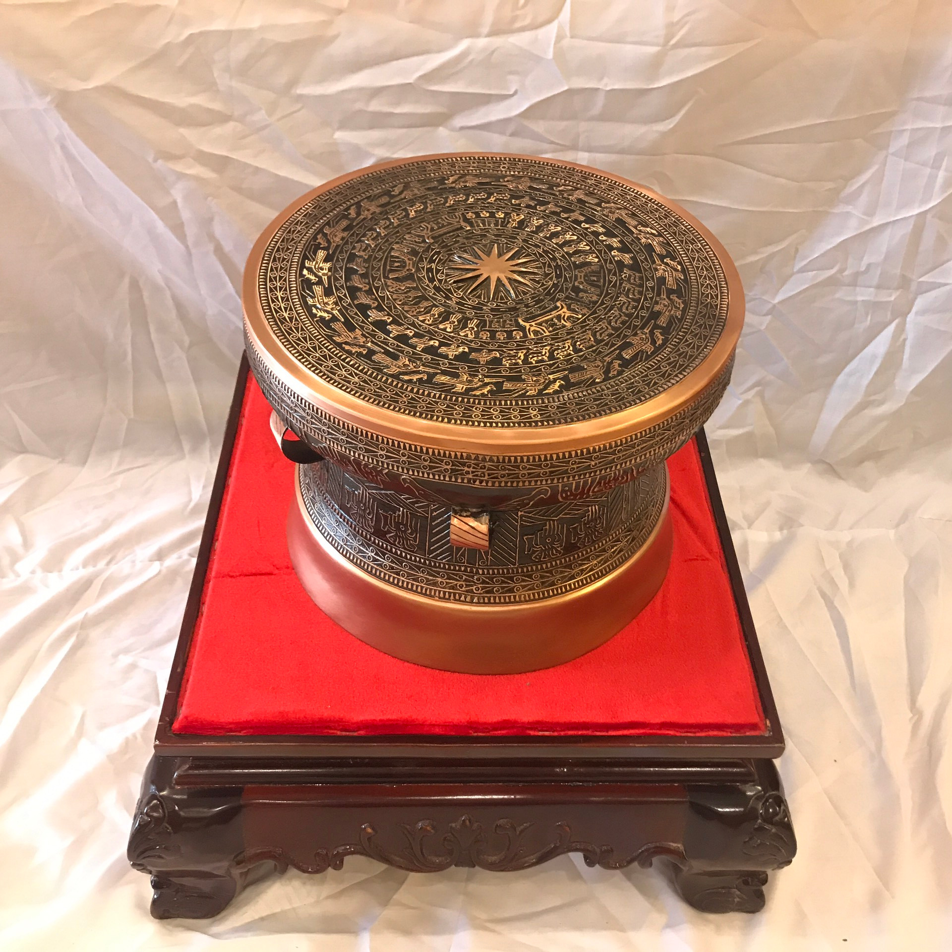 Trống Đồng Ngọc Lũ Hoa Văn Nổi Đường Kính 40cm