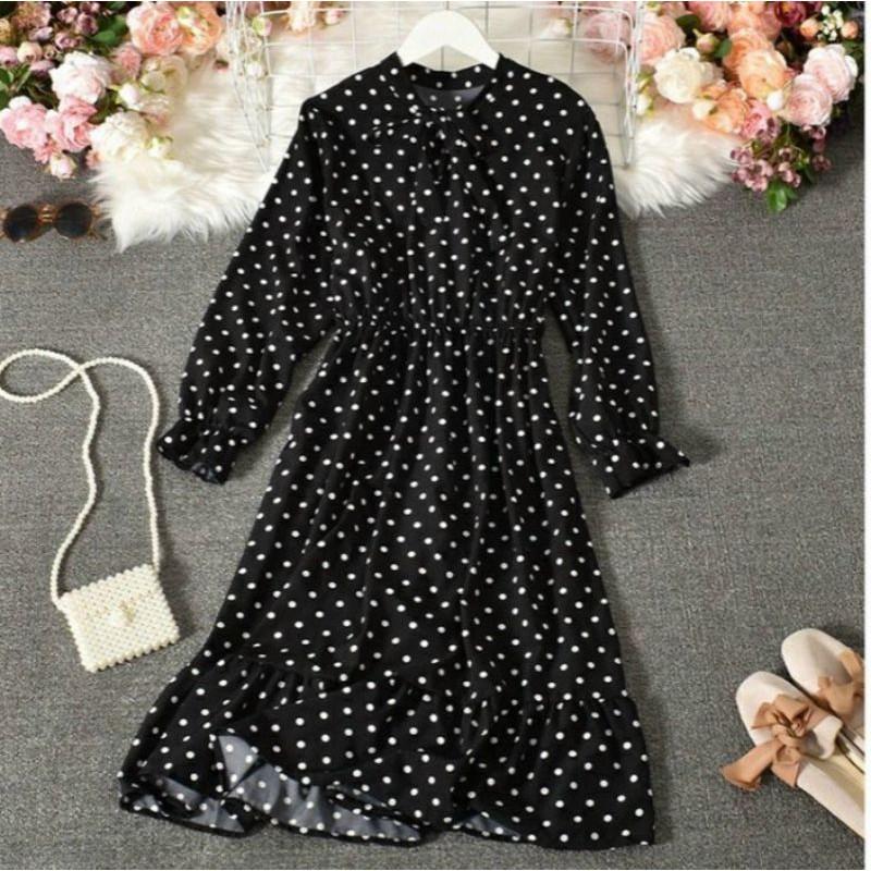 Đầm lụa đuôi cá chấm bi