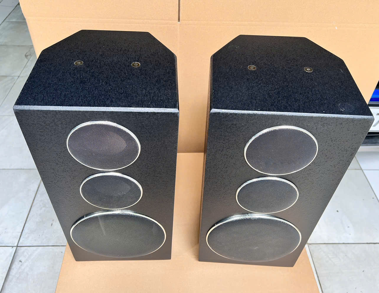 VỎ THÙNG LOA 2 TẤC THÙNG SƠN 1 LỖ BASS 20 VÀ 2 LỖ CHÉP 10 CM (GIÁ 1 CẶP) HÀNG CHÍNH HÃNG