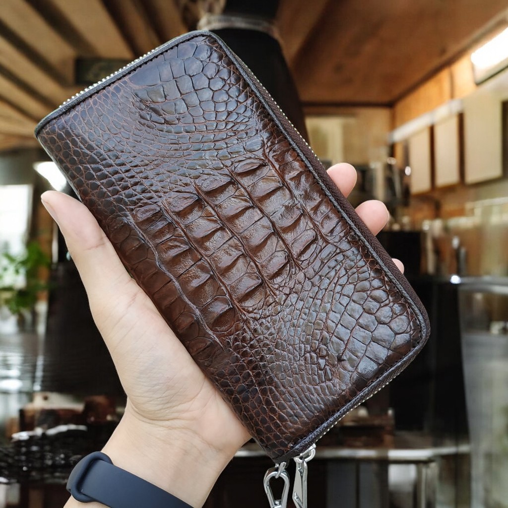 Ví cầm tay gai lưng cá sấu 1 khuôn rất đẹp