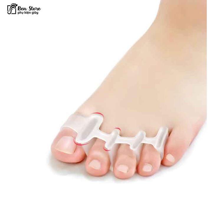 Cặp gel tách ngón chân bốn lỗ kẹp chân hallux valgus Điều Chỉnh Chứng Vẹo Ngón Chân Chăm Sóc Bàn Chân #sil74