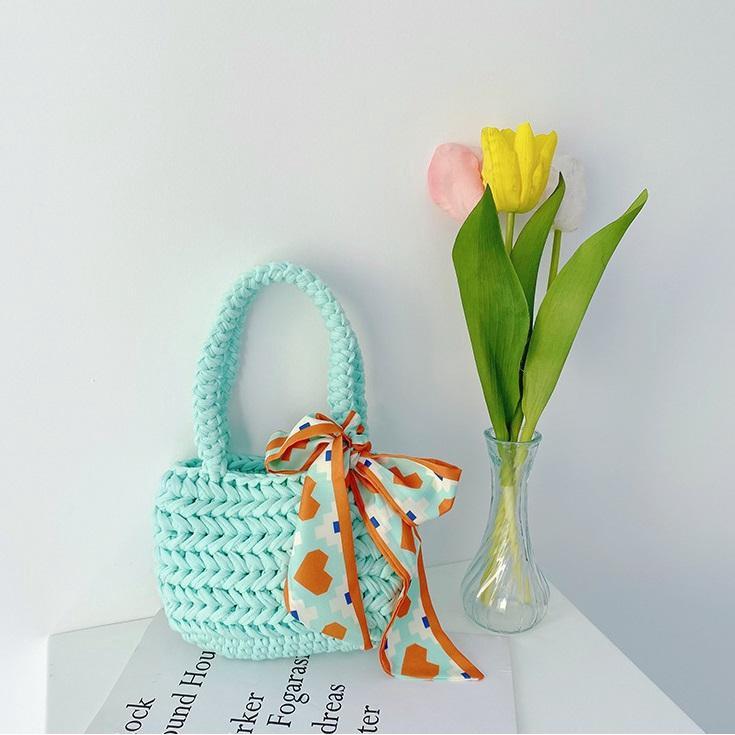 Túi làm từ sợi len nhiều màu pastel Classy, quai xách chắc chắn có đính kèm nơ thời trang T1240
