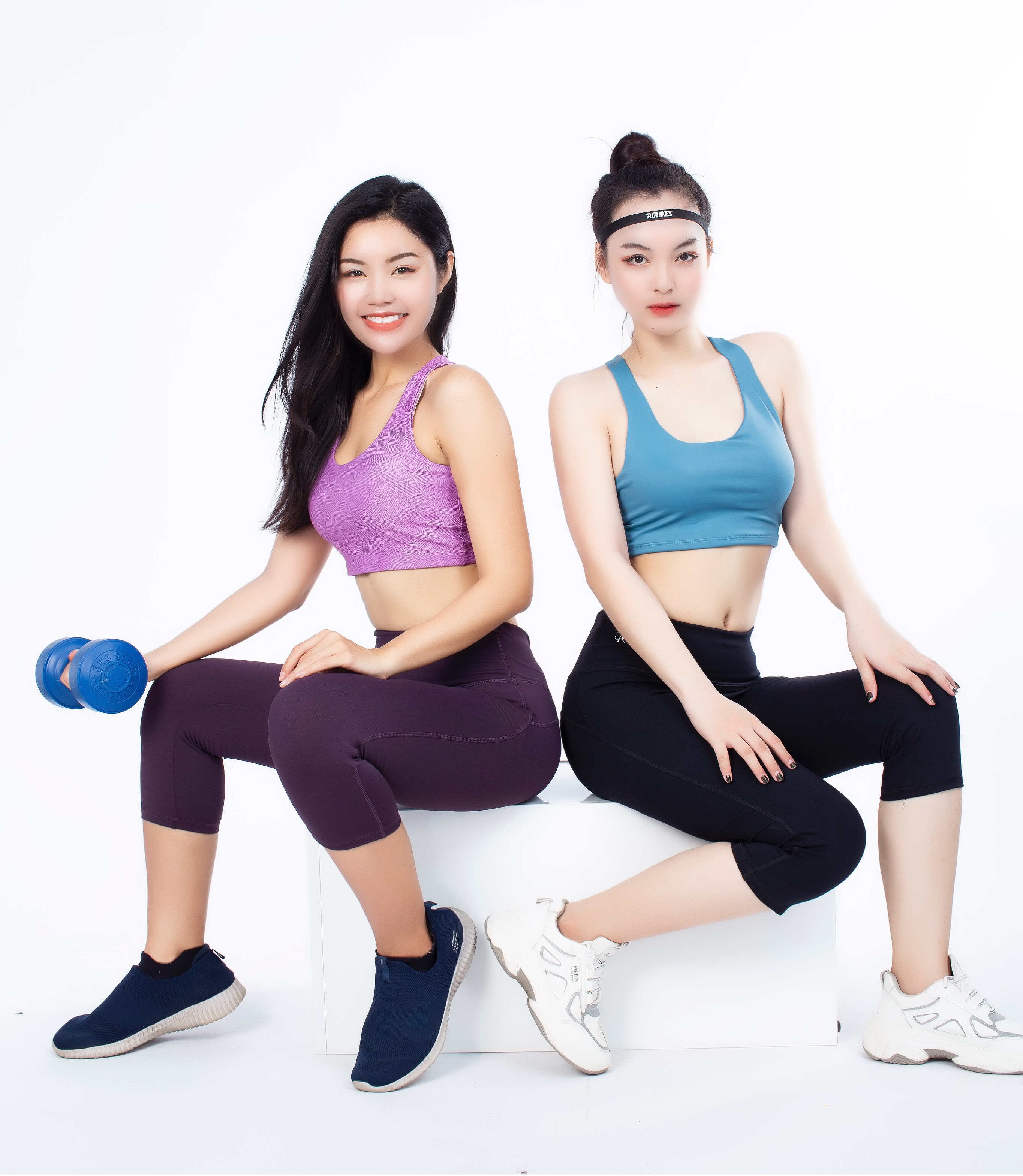 Combo 2 quần tập legging lửng thể thao nữ nâng mông (2 màu ngẫu nhiên)