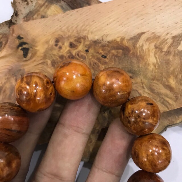 Vòng Tay Gỗ Nu Huyết Long  Trừ tà ma, giảm tai ương - đem lại tài lộc, sức khỏe, bình an - Bracelet of HAHANCO
