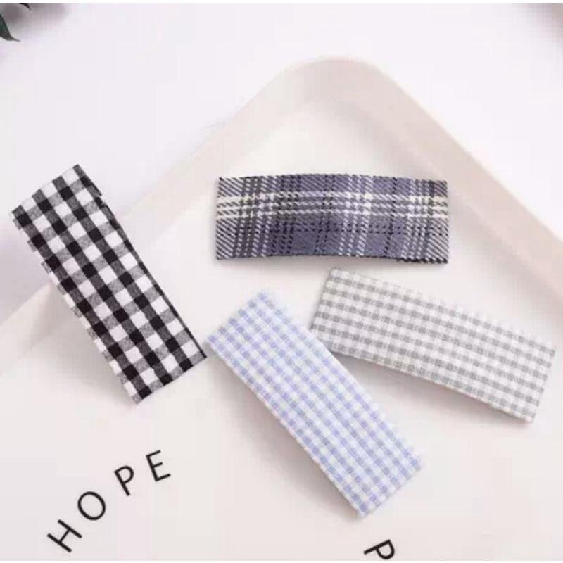 Kẹp mái vải kẻ chữ nhật màu sắc đa phong cách thời trang