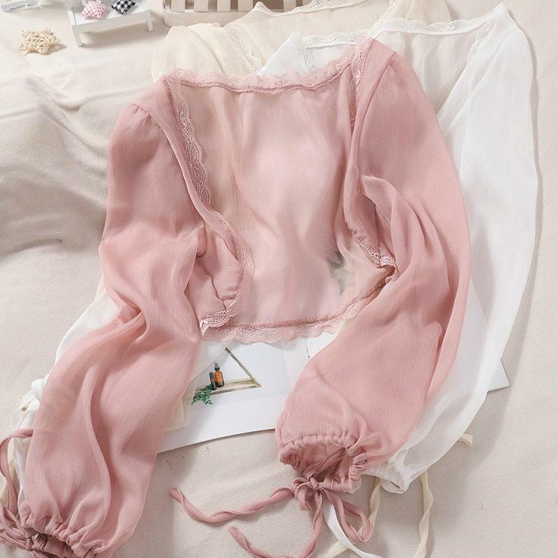 Áo khoác voan lửng mong manh phối ren