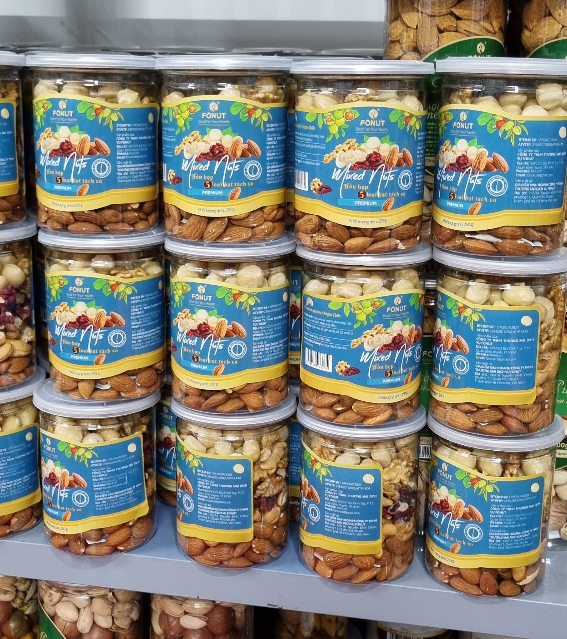 Mixed Nuts 5 loại hạt dinh dưỡng macca, hạt điều, óc chó đỏ, óc chó vàng, hạnh nhân đã tách vỏ ( hũ 250gr)