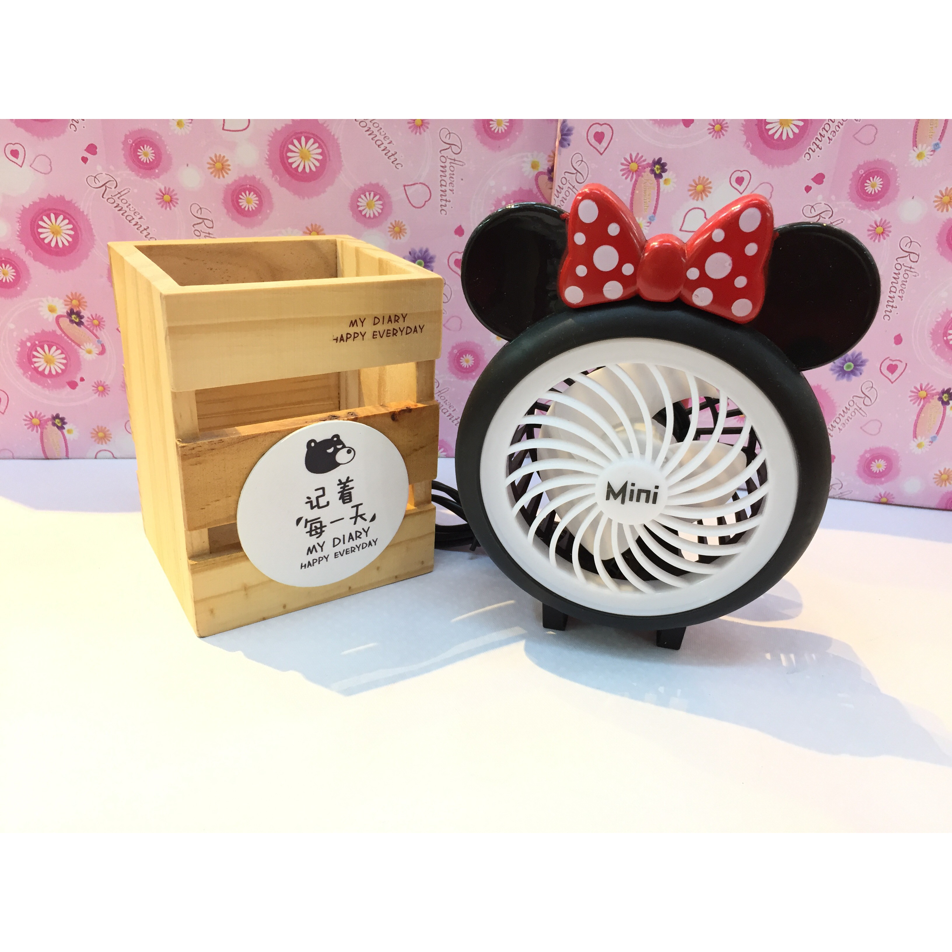 QUẠT SẠC MINI MICKEY CÓ ĐÈN