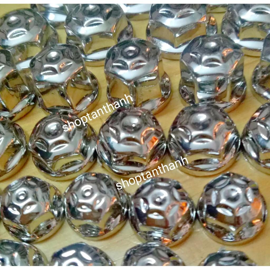 Bộ chụp ốc gắn cho xe máy, xe điện - màu bạc