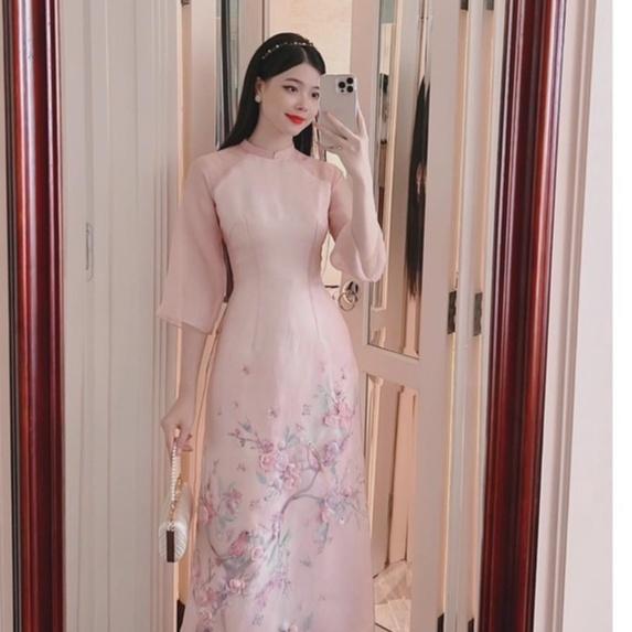 Áo Dài Cách Tân Đào Y Mita ,Áo Dài Hoạ Tiết Thêu Đính Kết Hoa 3D Đơn Giản Nhẹ Nhàng Và Sang Trọng