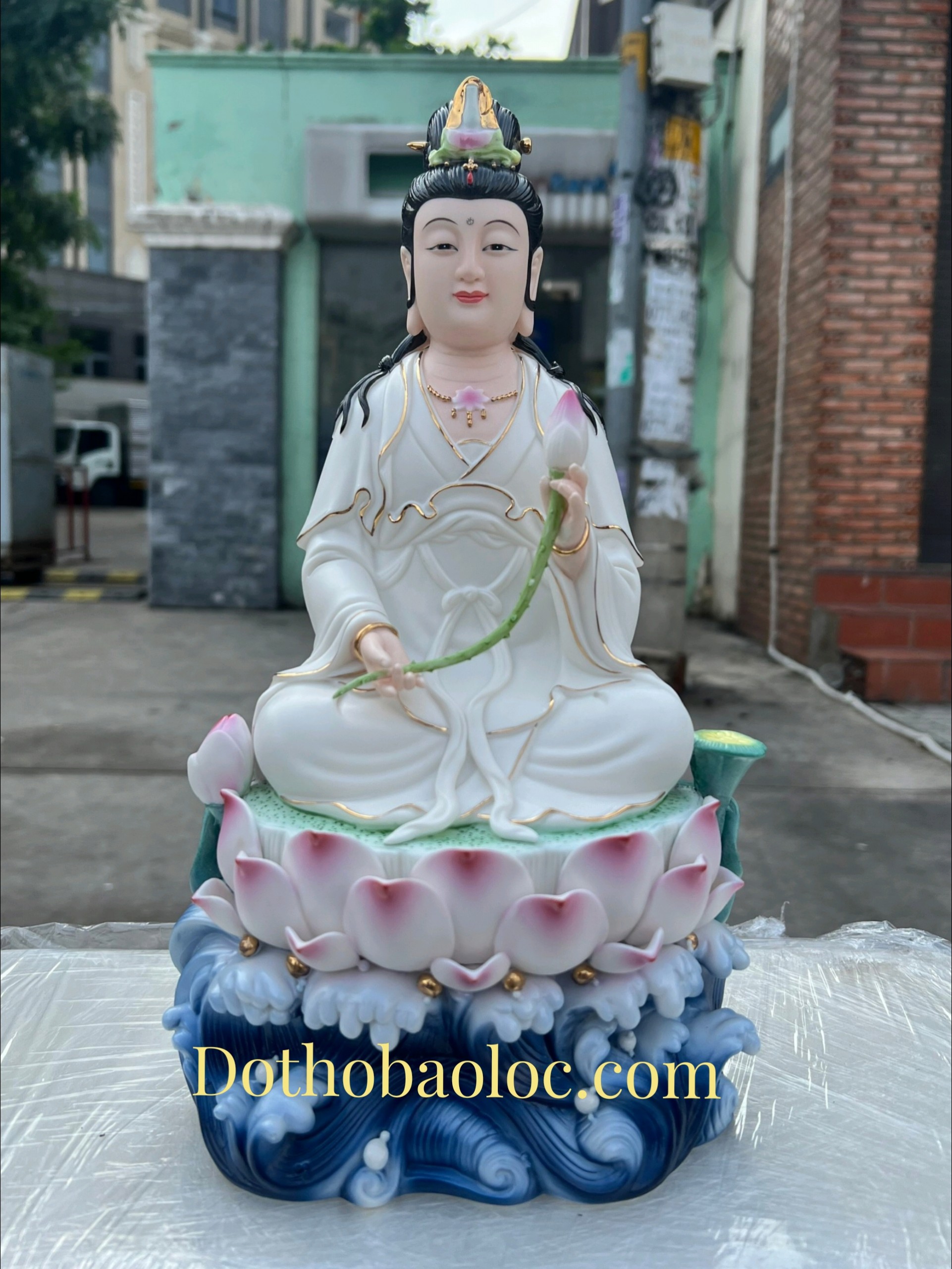 Tượng Đại Thế Chí cao cấp bằng sứ đế xanh cao 32cm