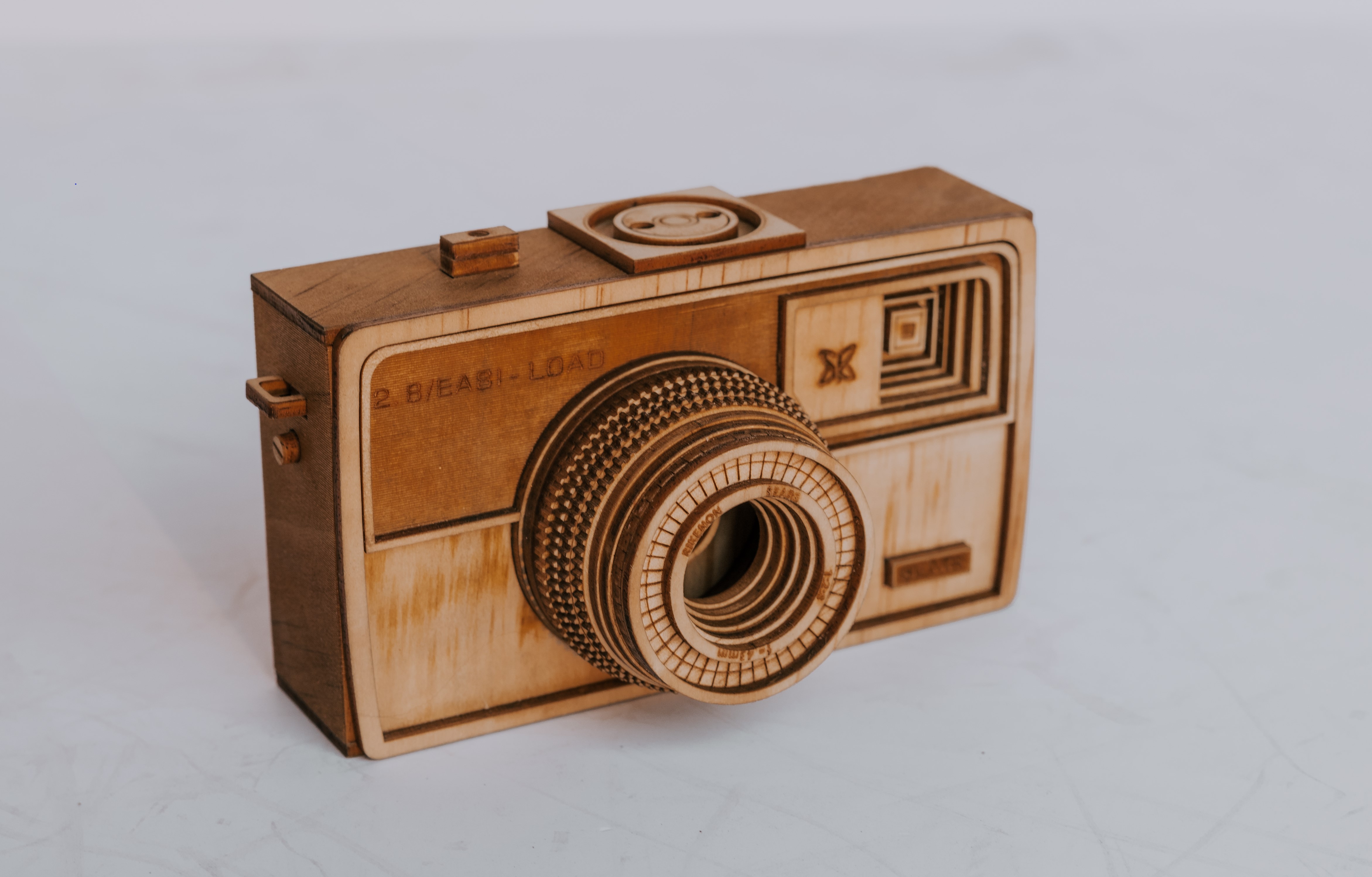 Đã có mô hình máy ảnh DSLR chi tiết như thật