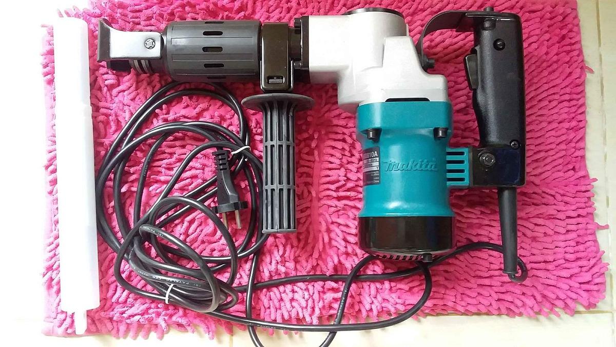 MÁY ĐỤC BÊ TÔNG 17MM 900W MAKITA HM0810A - HÀNG CHÍNH HÃNG