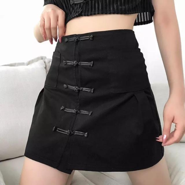 Chân váy kết nút tàu