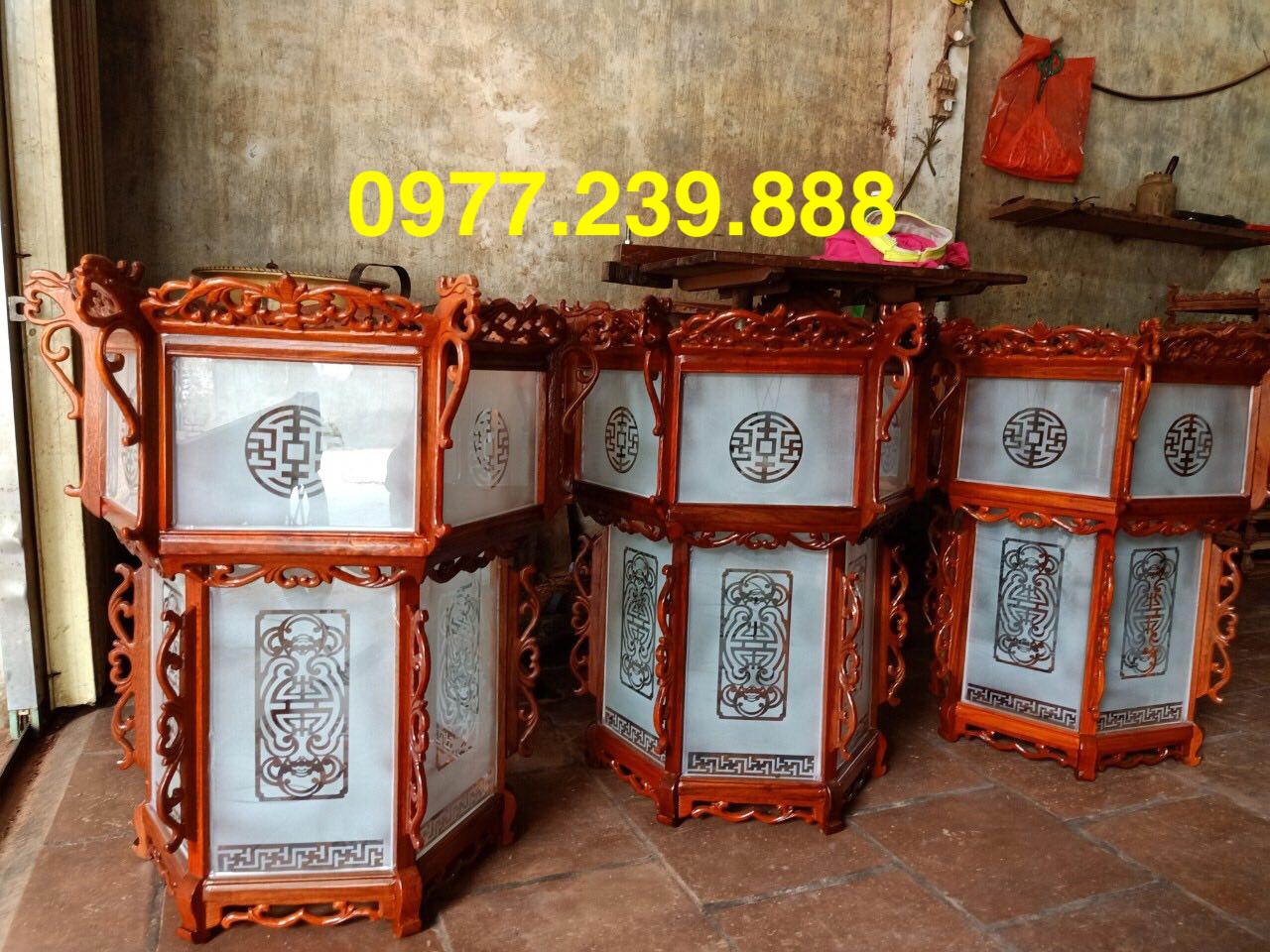 đèn lồng gỗ hương 47x47x25cm