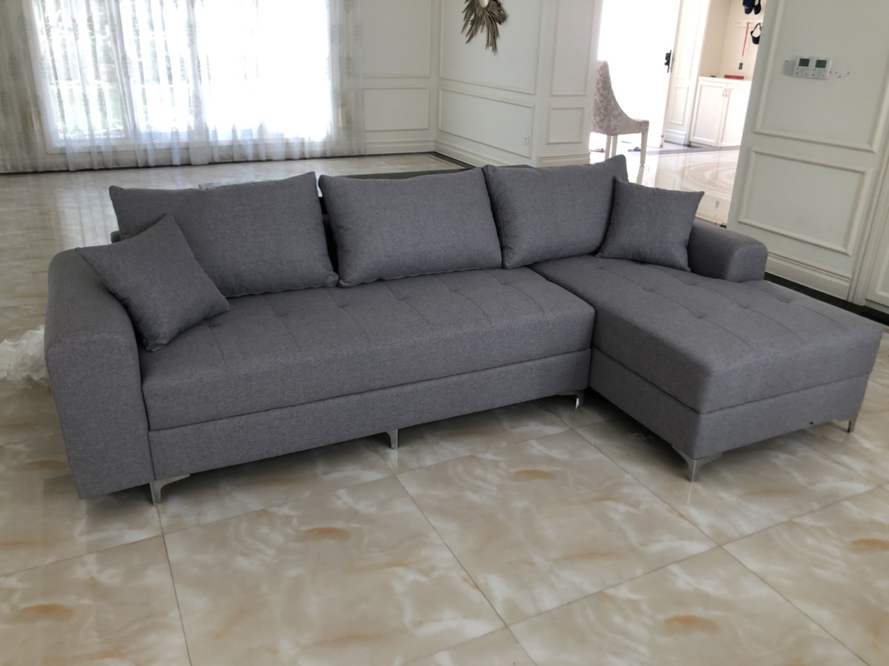 Sofa góc L-Concept Juno Sofa Smart Oled 289 x 151 x 85  cm  + 2 gối trang trí trị giá 300.000Đ