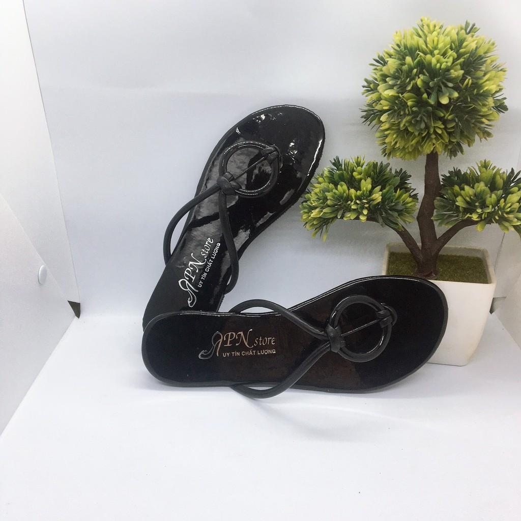 Dép Xỏ Ngón Quai Phối Khoá Tròn