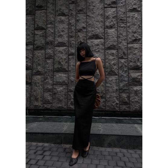 Đầm dài hở lưng có dây cột, chất liệu linen Kendra One-Piece Long Dress - OLALASUDIO