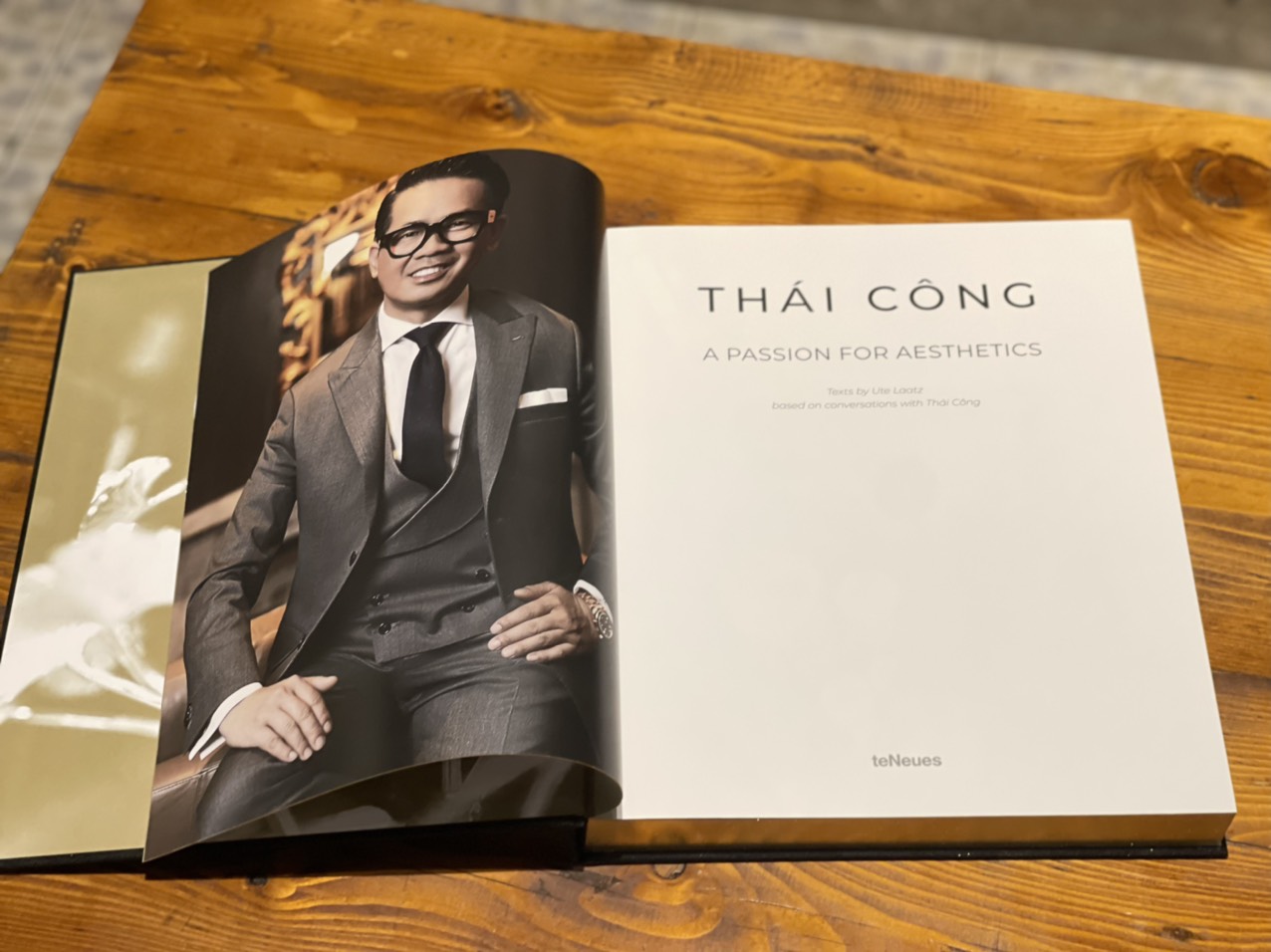 [Bìa vải sách ngoại văn, in màu toàn bộ]  THÁI CÔNG - A PASSION FOR AESTHETICS - Thái Công – teNeues – Phương Nam Books