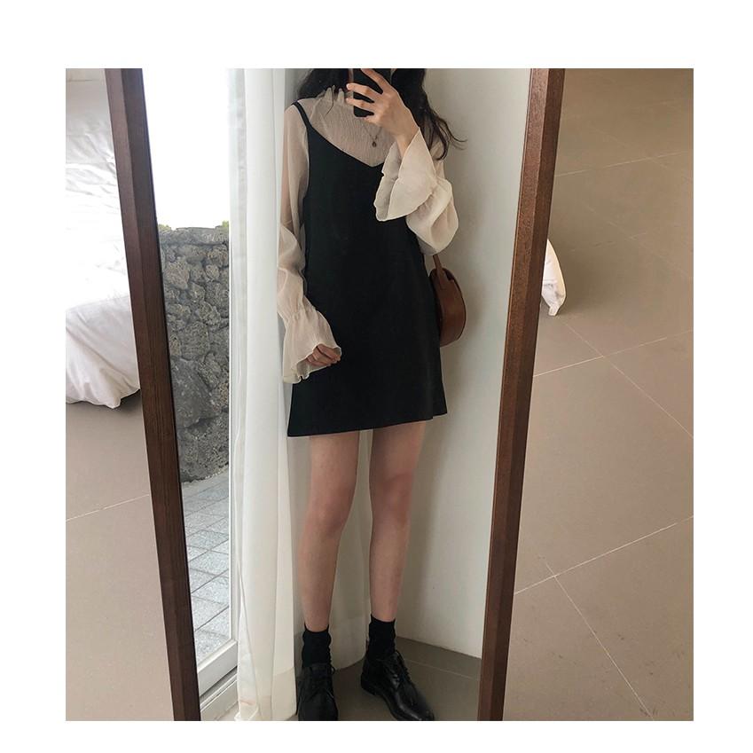 Set áo kem + váy đen