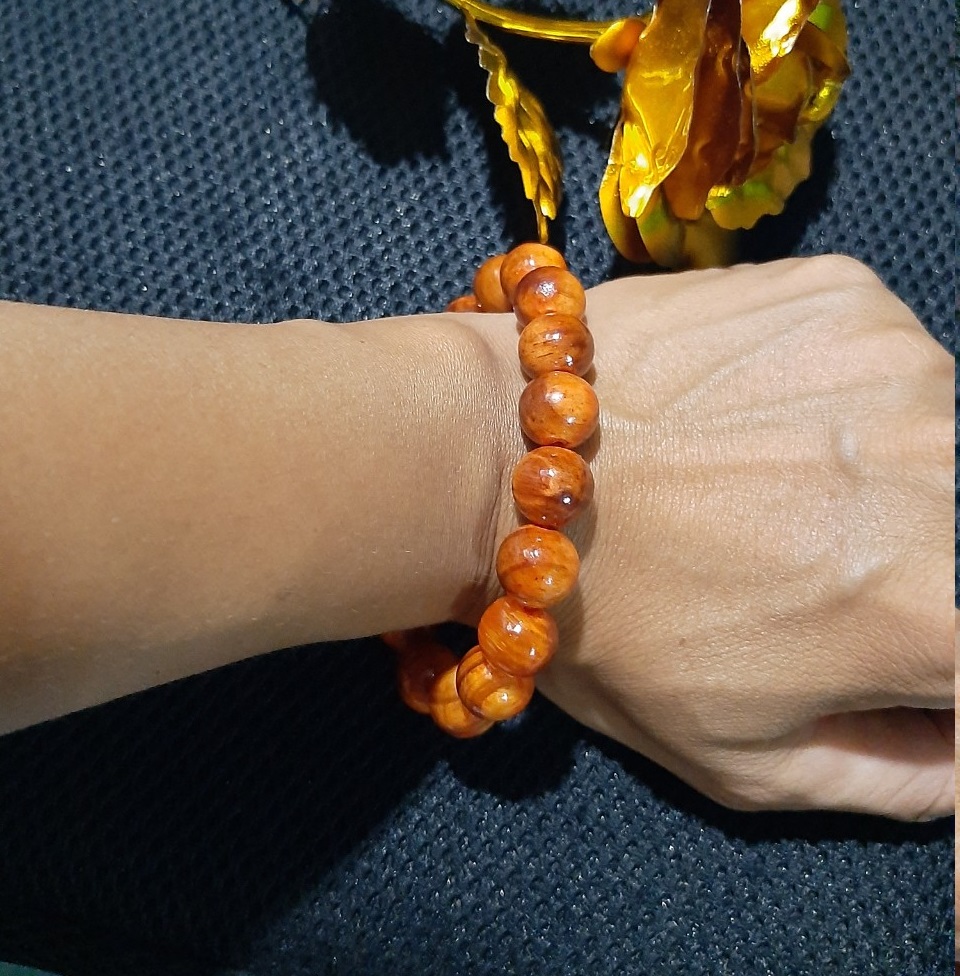 Vòng tay gỗ huyết long 12 ly siêu đẹp may mắn bình an