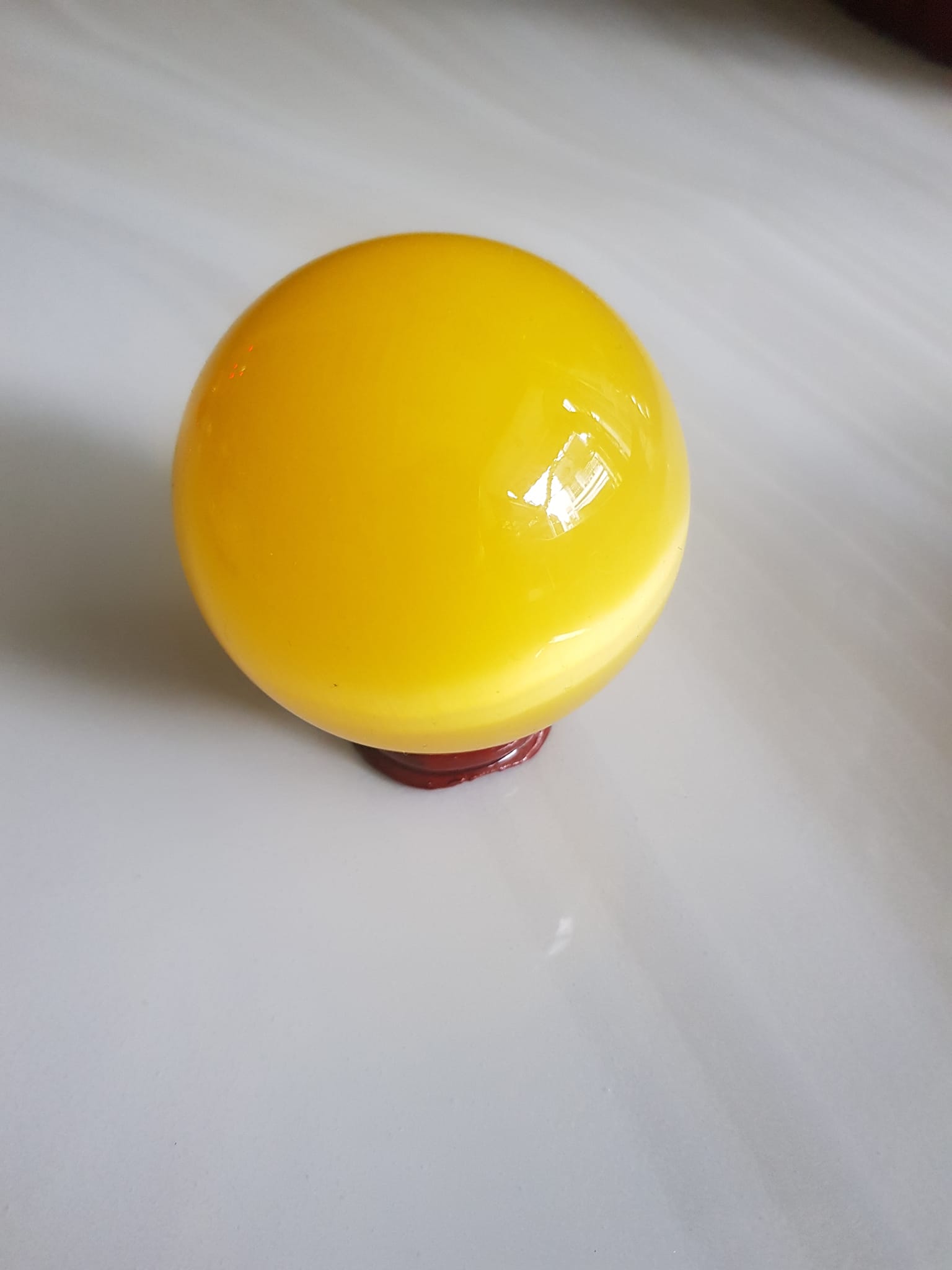 Trái Bi VÀNG ANH TƯƠI nhỏ vừa đá mắt mèo ánh cao 8cm x đk 6cm đế gỗ may mắn để bàn làm việc may mắn tài lộc hợp mệnh KIM, mệnh thổ, mệnh THỦY ạ